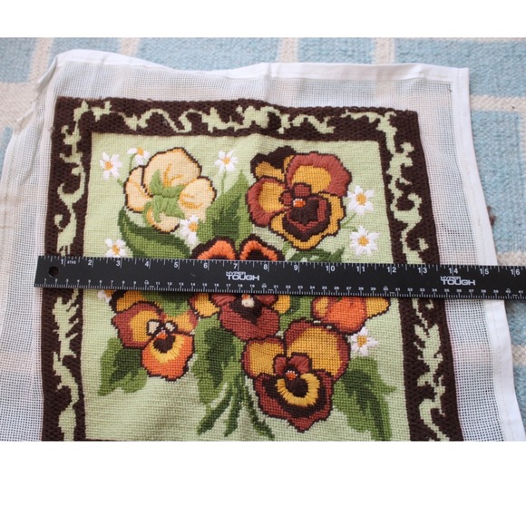 Vtg Pansy Floral Wool Needlepoint Art Unframed Home Decor Craft Project 13.5" - Picture 6 of 7